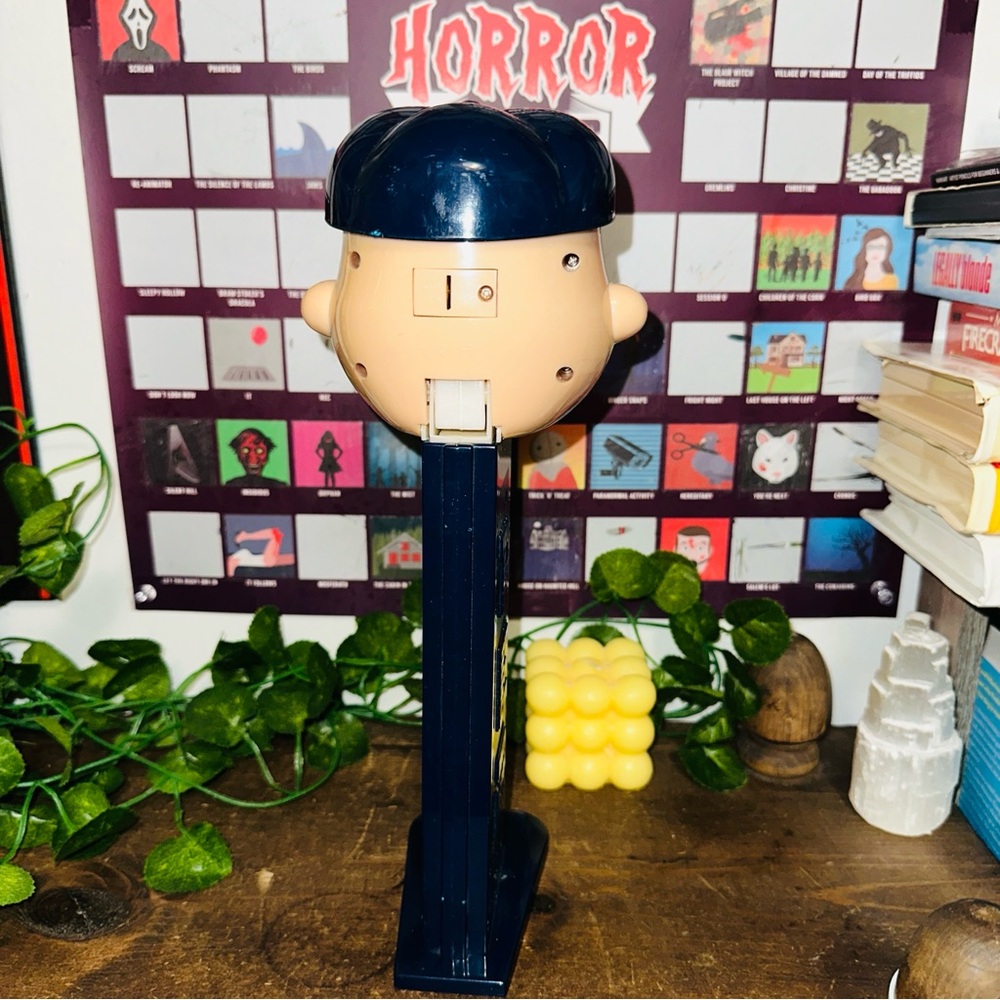 MLB Peanuts Charlie Brown New York Yankees Baseball Jumbo Pez Dispenser - Picture 6 of 9
